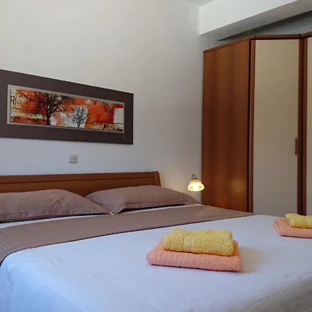Holiday Home Lota Starigrad Paklenica Exterior photo