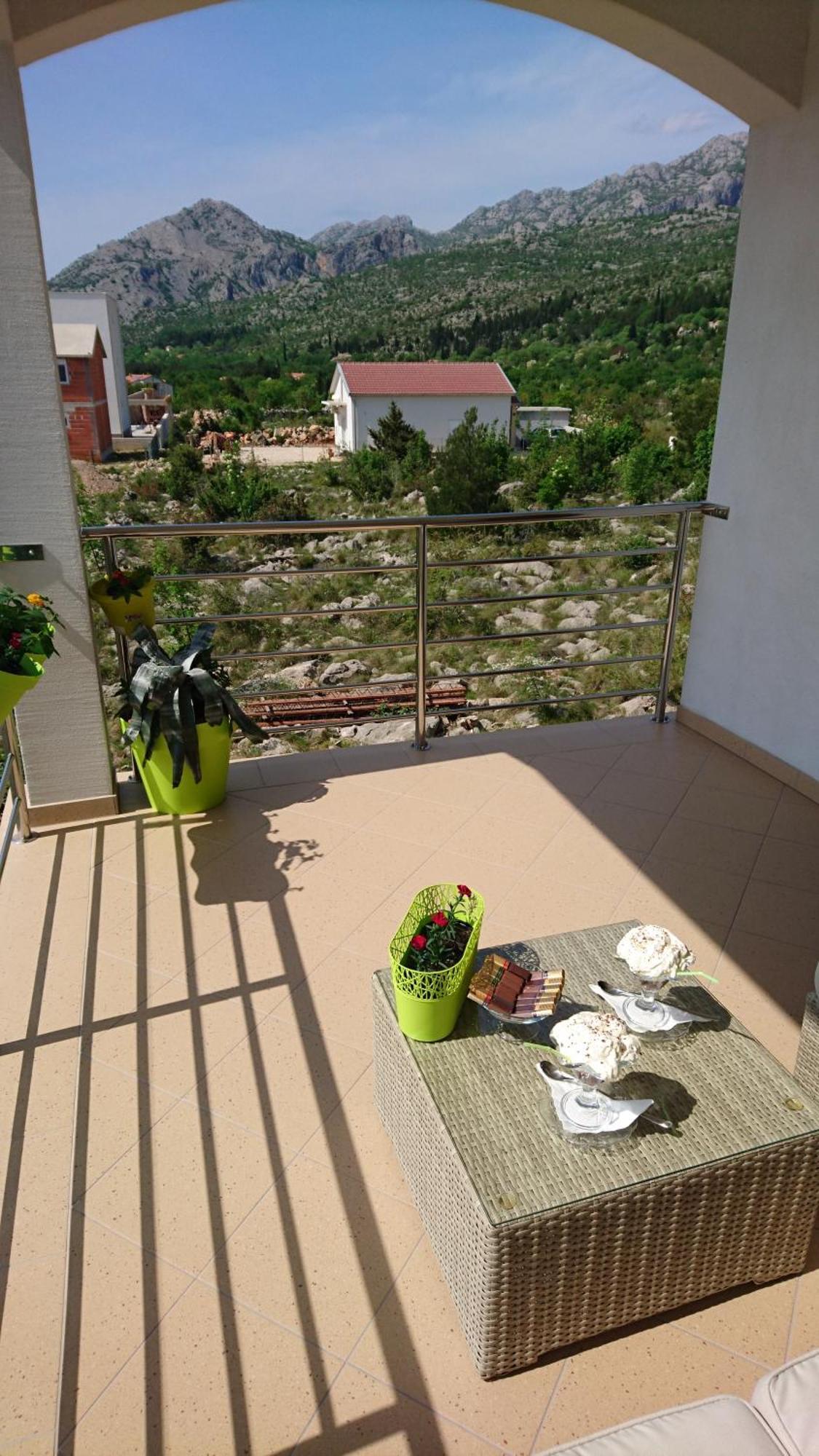 Lota Holiday home Starigrad Paklenica